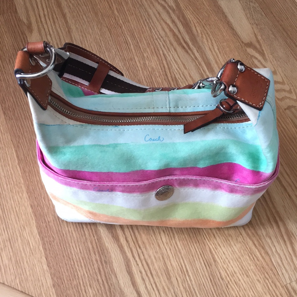 🔥 Coach Multicolor Hobo Bag — Roomy, Stylish, $85 Fast Sale